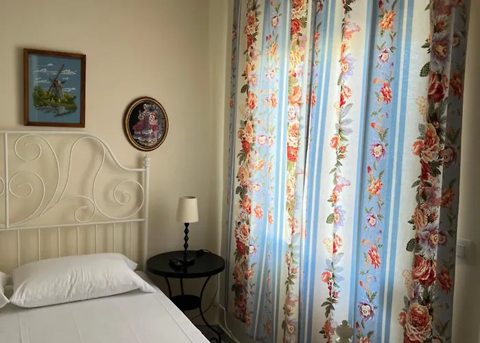 Aliki\'S Apartments