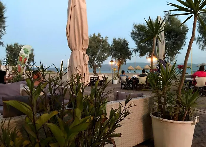 Aliki\'S Apartments